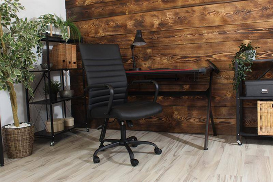 Fotel biurowy DORIAN w czarnej ekoskórze na czarnym stelażu