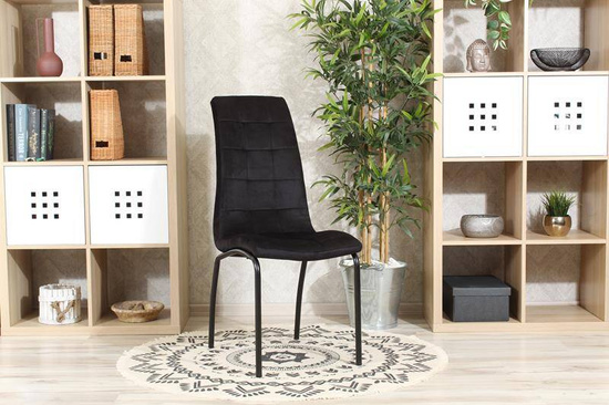 Krzesło CORSO C z kwadratowymi przeszyciami czarny welur na czarnych nogach