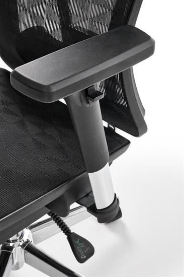 Fotel gabinetowy VIXEN w kolorze czarnym