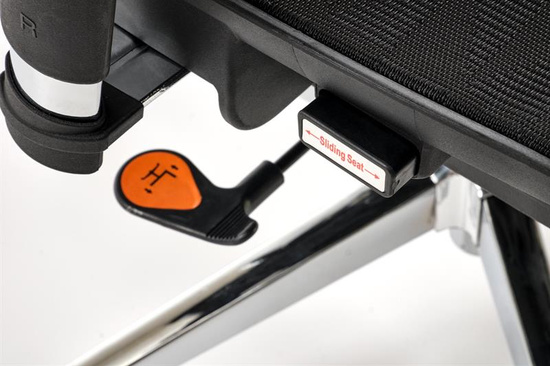 Fotel gabinetowy VIXEN w kolorze czarnym