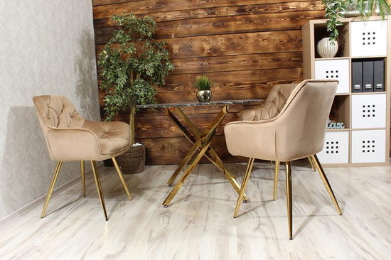 Pikowane krzesło z marszczeniami AURORA ciemny beż ze złotymi nogami