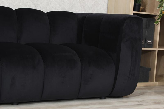 Sofa dwuosobowa do recepcji nowoczesna SOMA 2 tapicerowana czarnym welurem