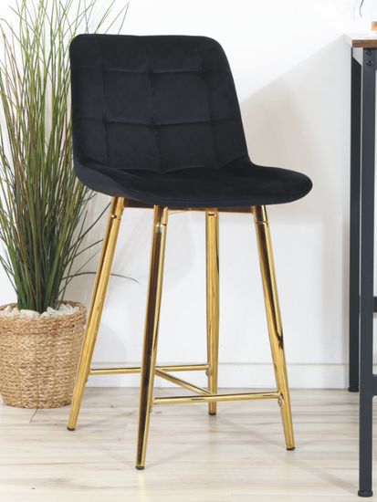 Welurowe krzesło barowe niskie PROXI pikowane czarne na złotych nogach