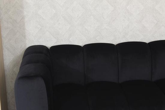 Sofa dwuosobowa do recepcji nowoczesna SOMA 2 tapicerowana czarnym welurem