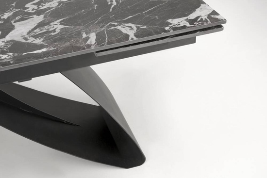 Zestaw modernistyczny stół rozkładany HILARIO z 4 krzesłami obrotowymi czarny blat ze spieku i czarne nogi