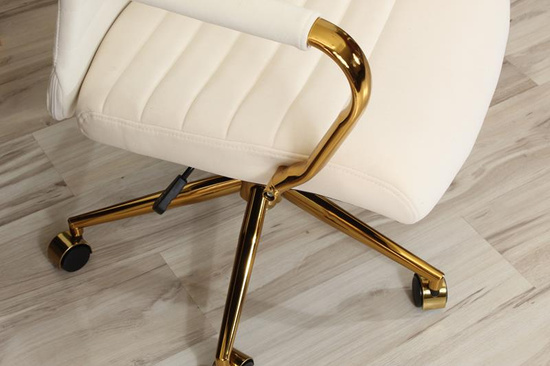 Welurowy fotel biurowy DORIAN kremowy na złotym stelażu