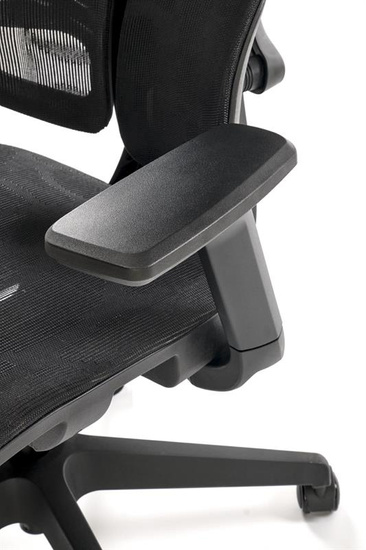 Fotel gabinetowy MACAR w czarnym kolorze