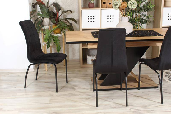 Krzesło CORSO C z kwadratowymi przeszyciami czarny welur na czarnych nogach