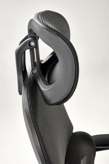 Fotel gabinetowy SOREN w czarnym kolorze