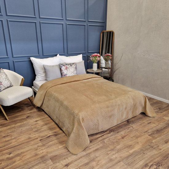 Narzuta na łóżko z weluru CADEN 06 jasnobeżowa jodełka 170 x 210