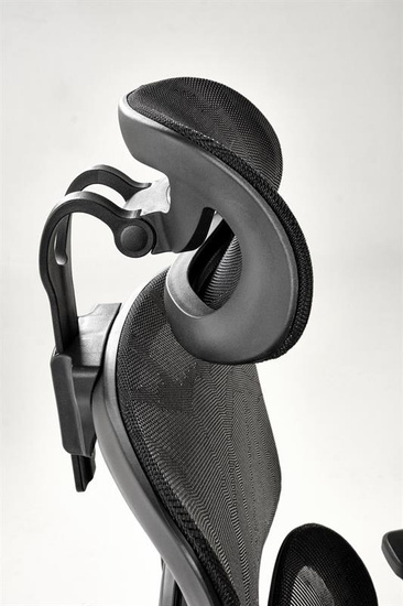 Fotel gabinetowy MACAR w czarnym kolorze