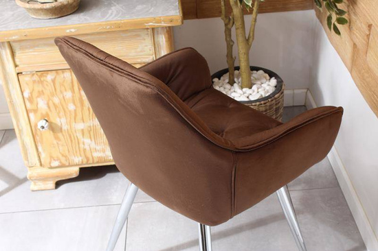 Krzesło fotelowe z podłokietnikami AURORA | brązowy welur, chromowane nogi, pikowana tapicerka