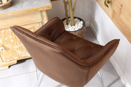 Krzesło fotelowe z podłokietnikami AURORA | brązowy welur, chromowane nogi, pikowana tapicerka