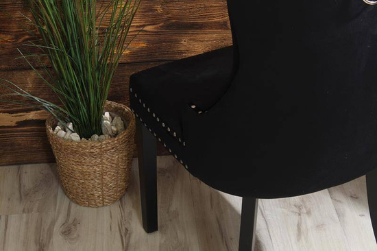 Krzesło na sprężynach pikowane z kołatką i ćwiekami HUGO czarne