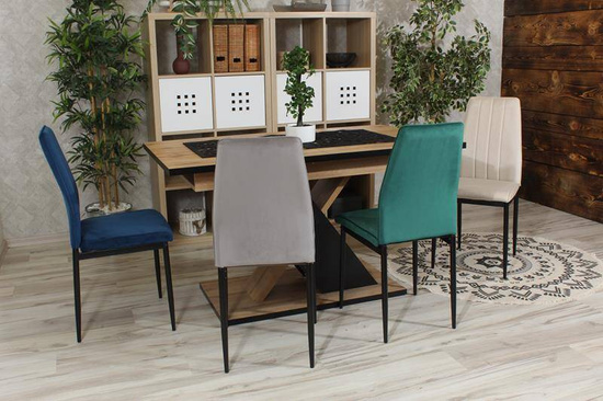 Krzesło z weluru z pionowymi przeszyciami KONGO miodowe