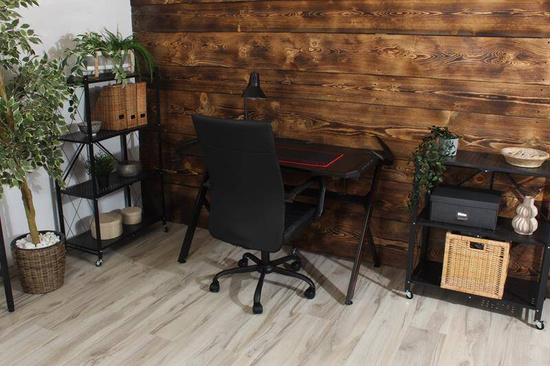 Fotel biurowy DORIAN w czarnej ekoskórze na czarnym stelażu