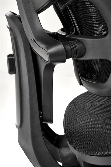 Fotel gabinetowy MACAR w czarnym kolorze