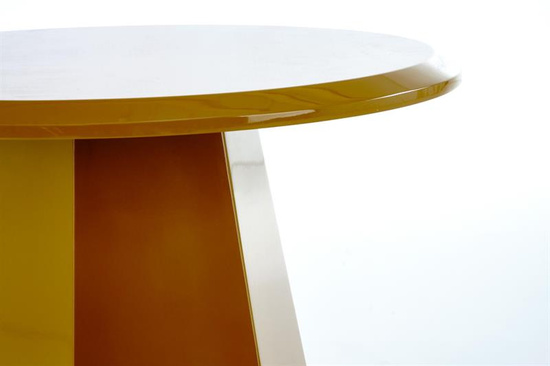 Nowoczesna ława LOCA w kolorze musztardowym