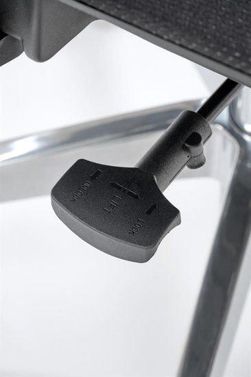 Ergonomiczny fotel gabinetowy MARCUS w kolorze czarnym z aluminiową podstawą