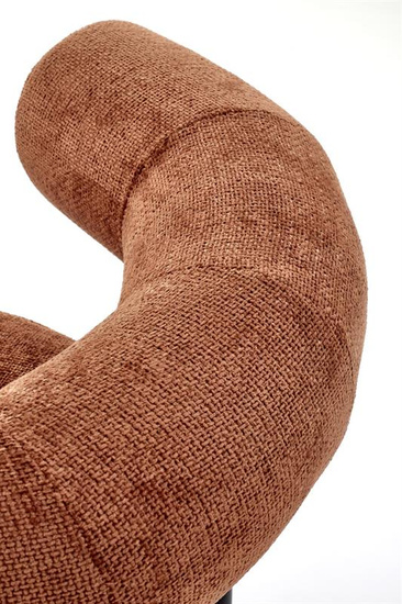 Designerski fotel wypoczynkowy HAZARD w kolorze cynamonowym