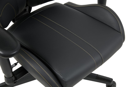 Fotel obrotowy gamingowy PRESTIGE w kolorze czarnym