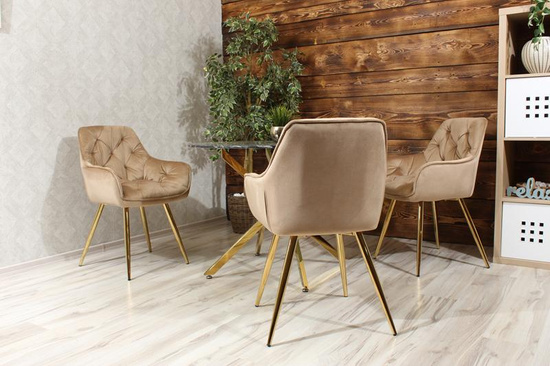 Pikowane krzesło z marszczeniami AURORA ciemny beż ze złotymi nogami