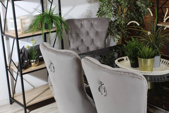 Krzesło na sprężynach pikowane z kołatką i ćwiekami HUGO szare