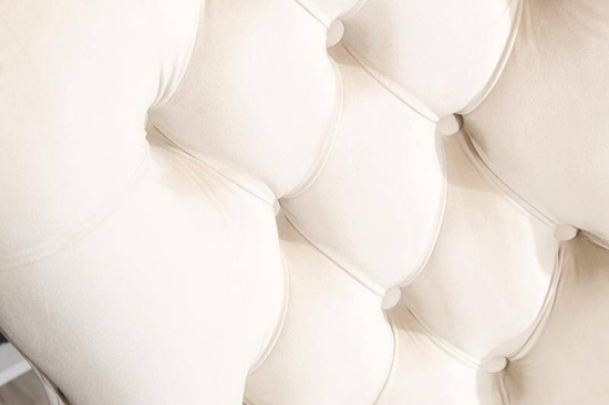 Krzesło na sprężynach pikowane z kołatką i ćwiekami HUGO jasny beż