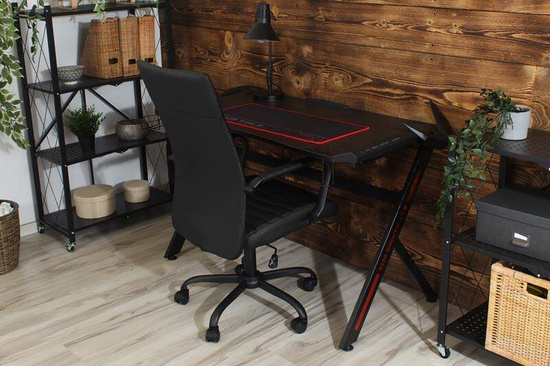 Fotel biurowy DORIAN w czarnej ekoskórze na czarnym stelażu