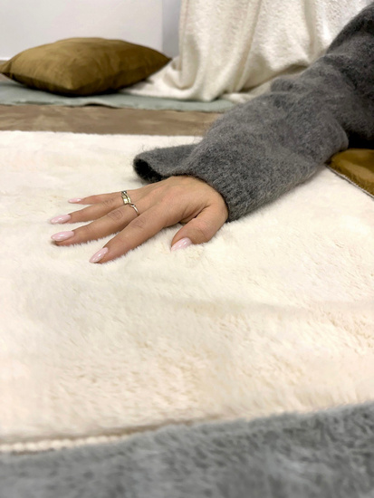 Miękki Pluszowy Futerkowy Dywan do łazienki Rabbit żółty 110 o wymiarach 60x90  