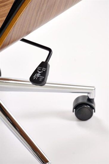 Fotel gabinetowy WEBSTER czarna ekoskóra z orzechowym wykończeniem 