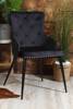 Pikowane welurowe krzesło z ćwiekami i kołatką z tyłu oparcia BENTO czarne